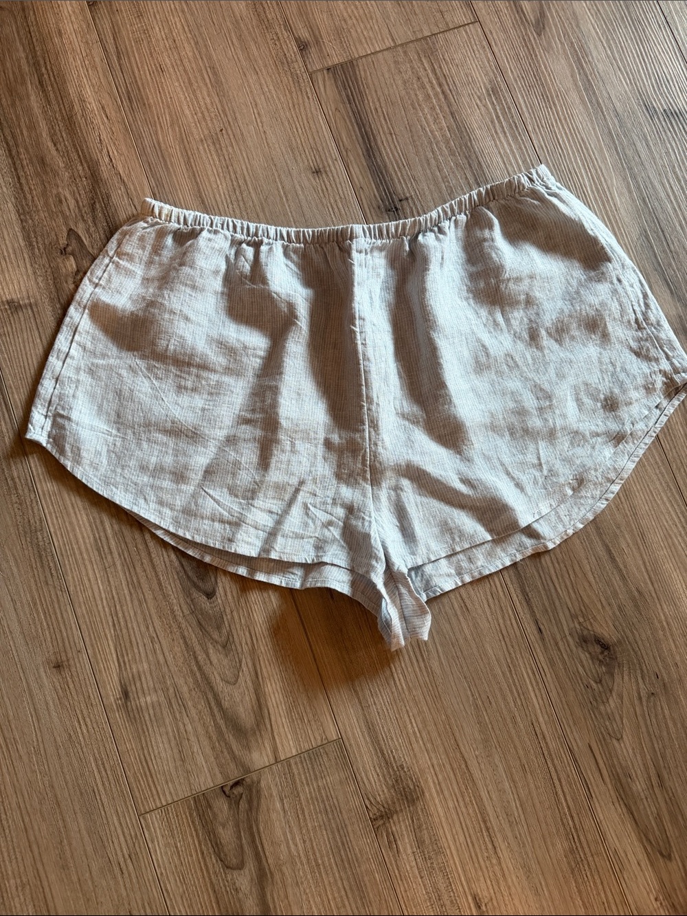 Aritzia respite shorts